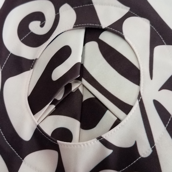 'Lisa Says Gah'    Size 6 tts. NEW WITH TAGS  Lyric Print  Beatles  70's Peace - Picture 8 of 15